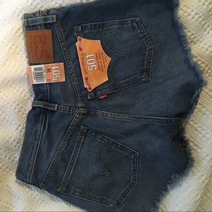 501 LEVIS SHORTS